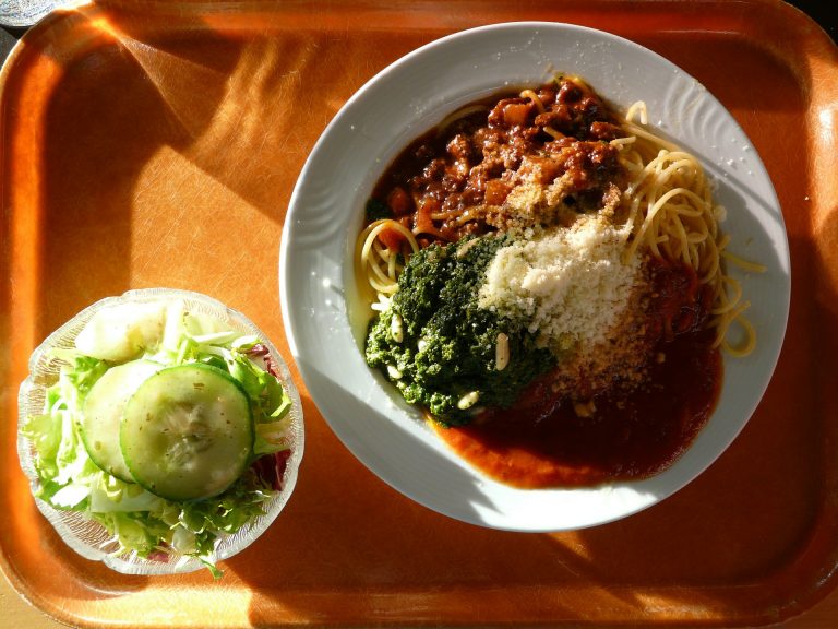 Grüne wollen mehr ‚Cook & Chill‘