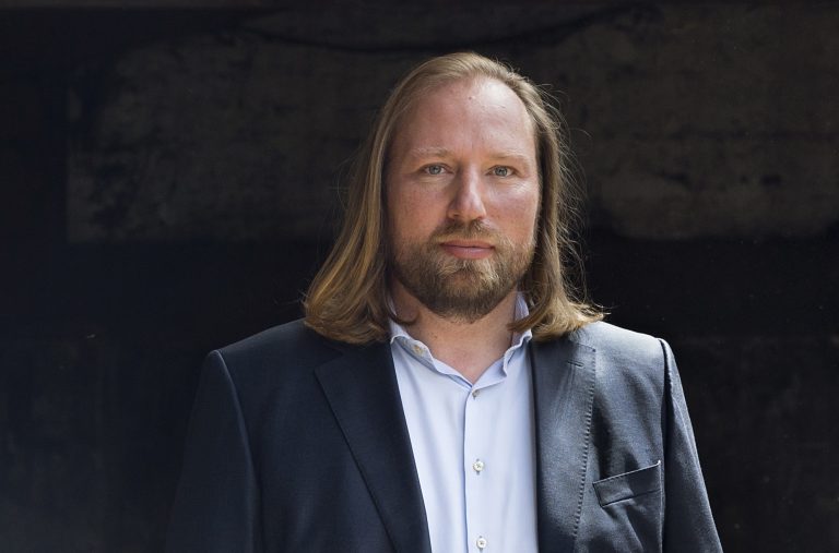 Gutes Essen. Gutes Leben! – Toni Hofreiter mit Foodtruck Mittwochmittag auf dem Synagogenplatz