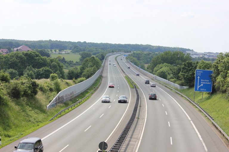 Britta Haßelmann: Unsere Infrastruktur wie etwa Autobahnen müssen öffentlich bleiben