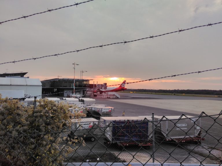 So kann es nicht weitergehen: Flughafen  rutscht immer tiefer in die „roten Zahlen“