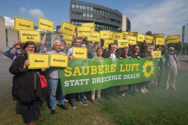 Saubere Luft kommt nicht durch dreckige Deals beim Dieselgipfel – Dicke Luft auch in Paderborn
