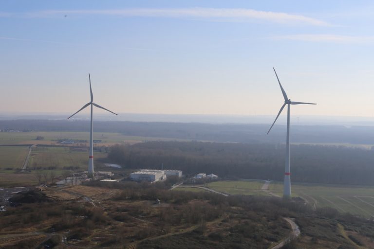 Grüne als Vorreiter: Mülldeponie jetzt ein Energiezentrum mit Windkraft