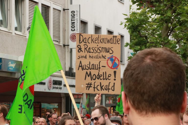 “Kein Halali für die Demokratie in Paderborn”