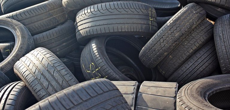 Ressourcen schonen – Grüne fragen nach runderneuerten Reifen im städtischen Fahrzeugpark 