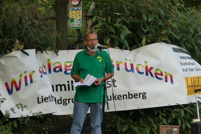 „Gemeinsam sind wir stark – Hass und Hetze haben auf Lieth und Kaukenberg keinen Platz“