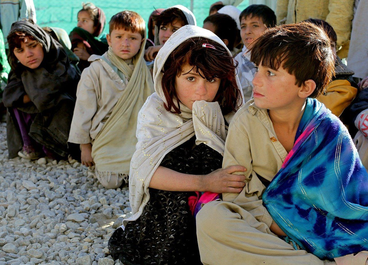 Eine Gruppe afghanischer Kinder