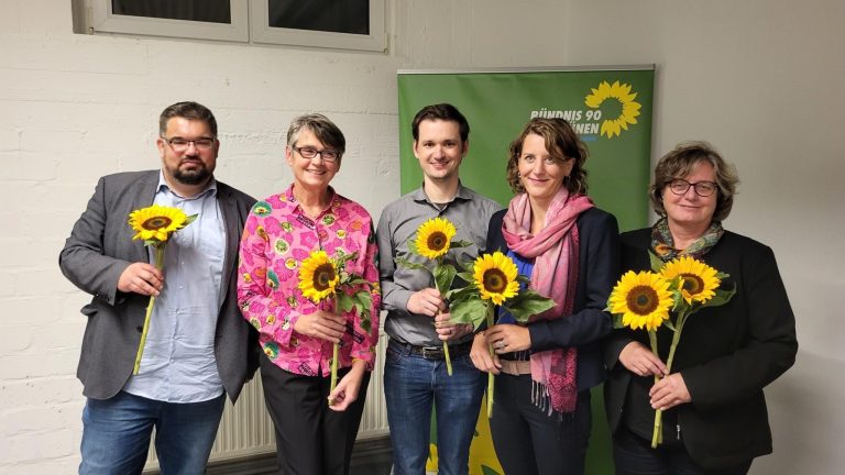 Neuer OWL-Vorstand:  Inga, Dominic, Ben, Norika und Anne