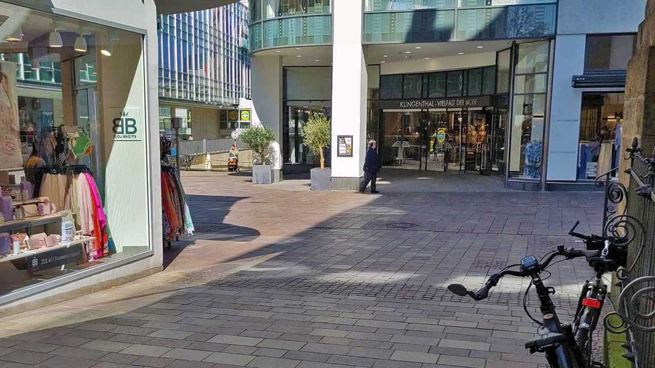 Blick von der Franziskanergasse über die Westernstraße in die Königsstraße.