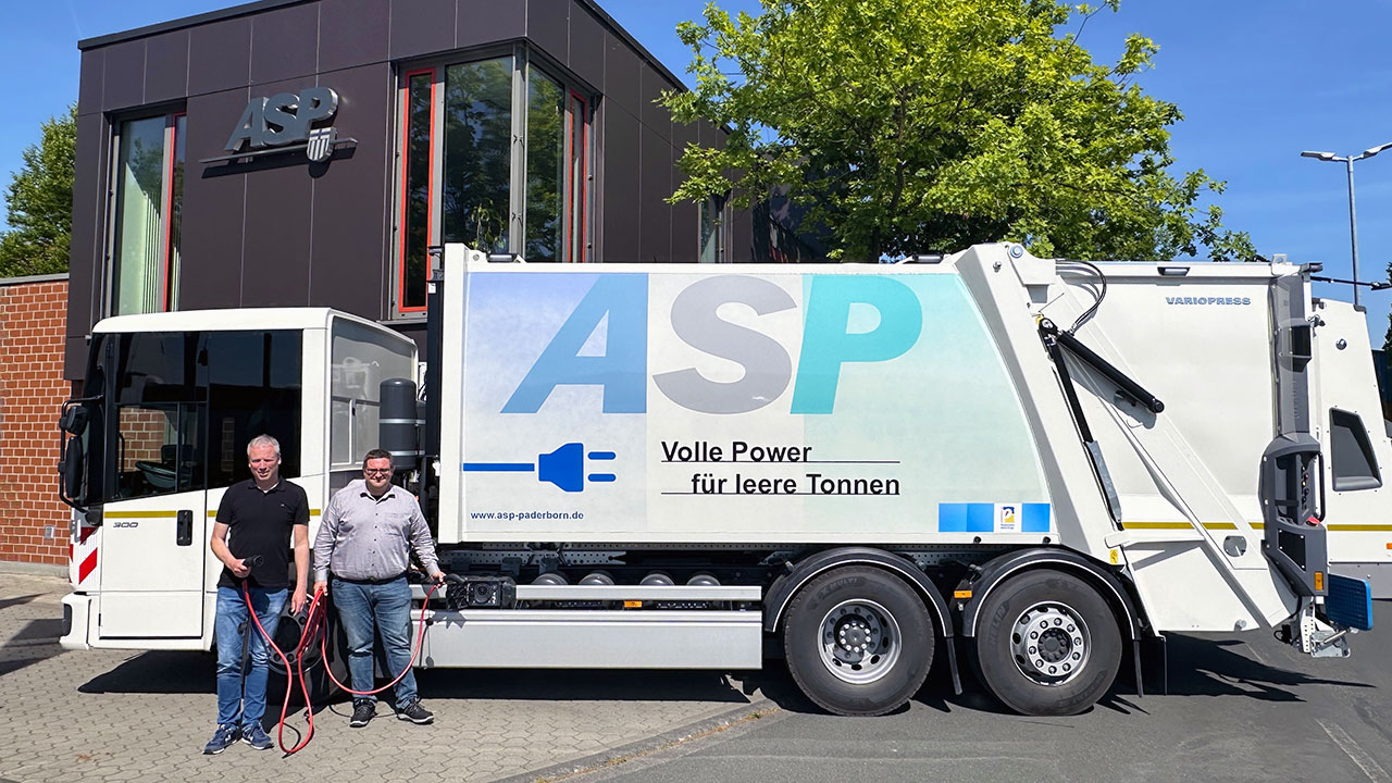 Vollelektrischer Müllwagen des Paderborner Abfallentsorgungs- und Stadtreinigungsbetriebs.
